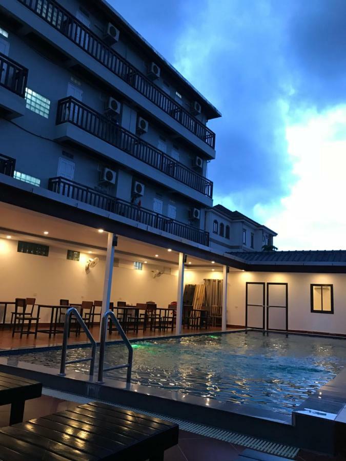 Jasmine Vangvieng Hotel Vang Vieng Buitenkant foto
